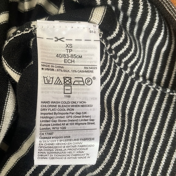 Banana Republic striped silk cashmere sweater. - Picture 8 of 8